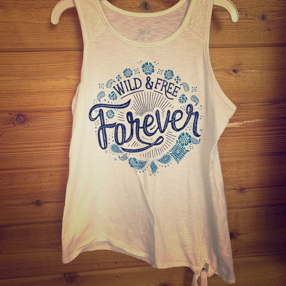sleeveless shirt